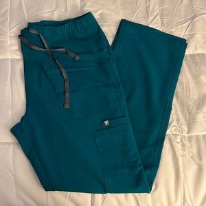 Figs Cairo cargo scrub pant